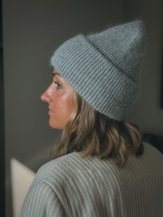 Beanie Haube | Mütze *LOU* seitlich